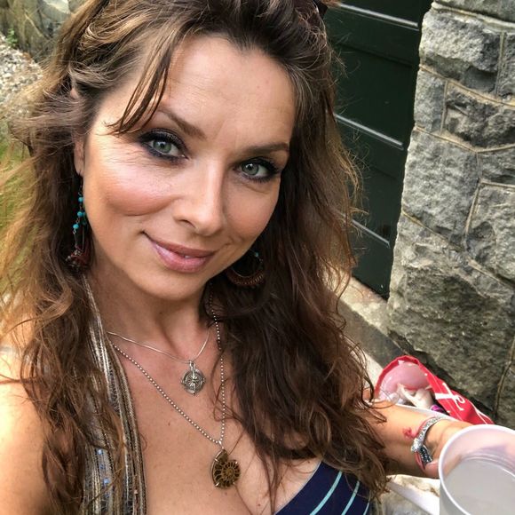 Meet your Posher, Susy - Picture 1 of 1